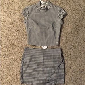 Brand new 2-piece Guess gingham print set